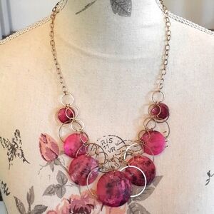 Vintage You & I shell and goldtone circle Statement Necklace ❤️